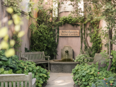 Welche geheimen garten-locations eignen sich für picknick-konzerte und wie fragst du um erlaubnis?